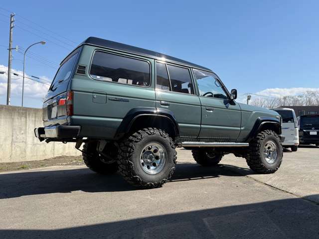 Toyota Land Cruiser 60 9
