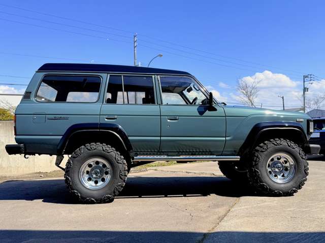 Toyota Land Cruiser 60 10