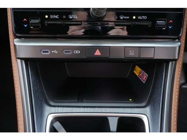 Lexus LBX 12