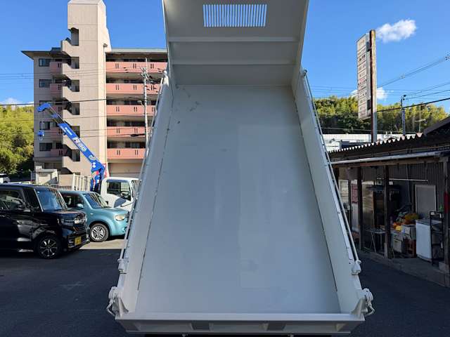 Isuzu Elf 12