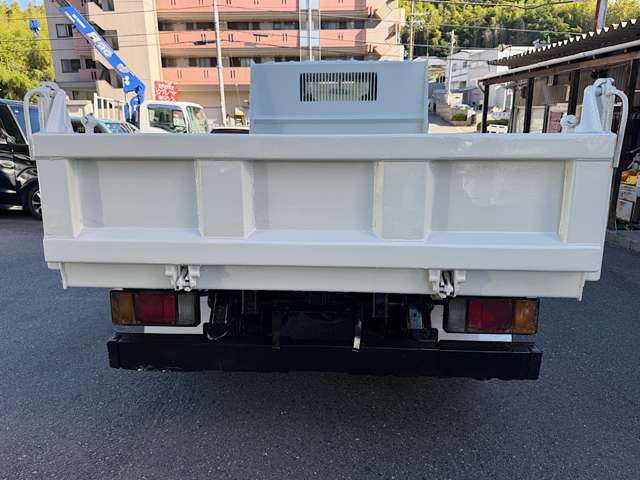Isuzu Elf 3