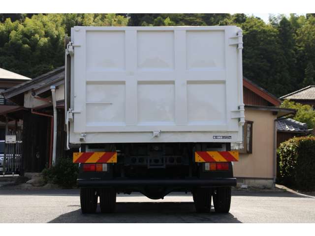 Isuzu Forward 8