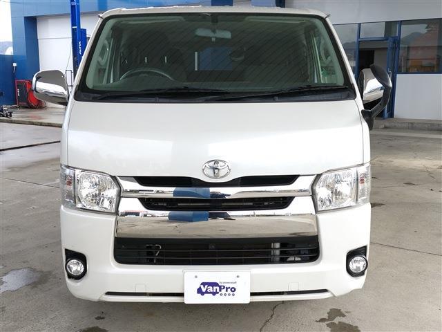Toyota Hiace Van 4