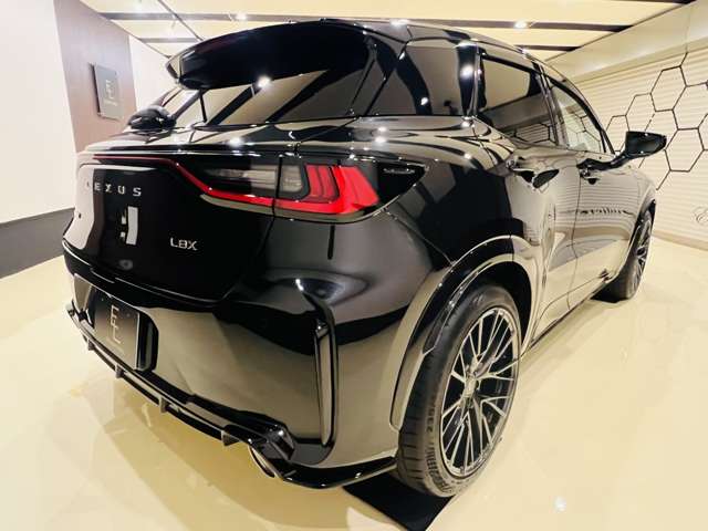 Lexus LBX 8
