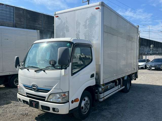 Hino Dutro Hybrid 4