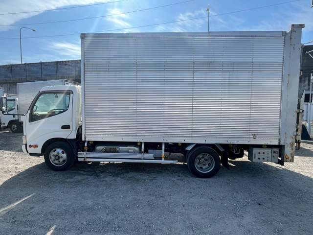 Hino Dutro Hybrid 5