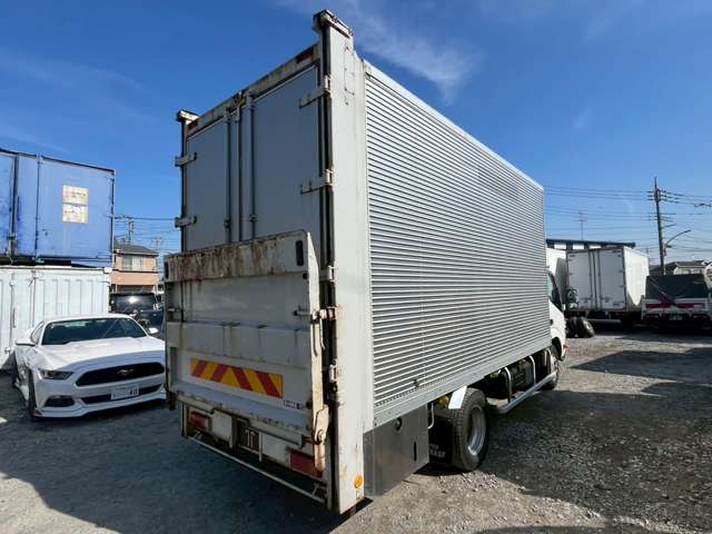 Hino Dutro Hybrid 8