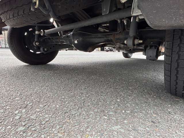Daihatsu Hijet Deck Van 12