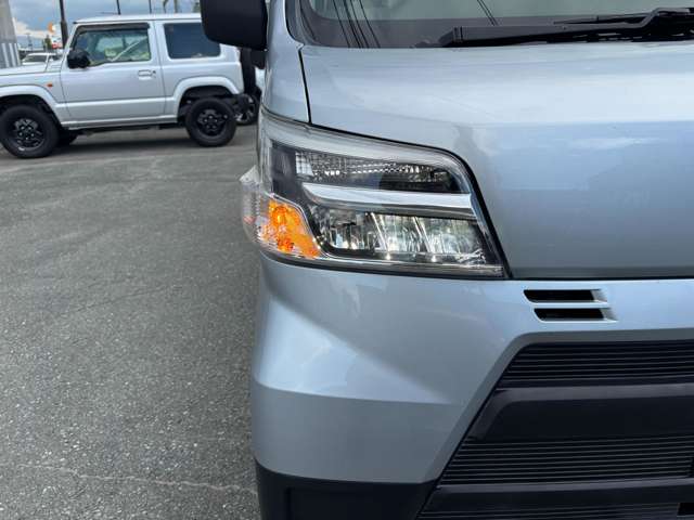 Daihatsu Hijet Deck Van 10