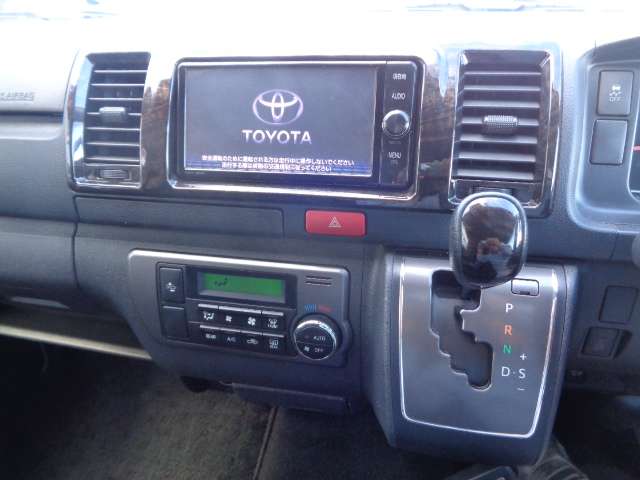Toyota Regius Ace 12