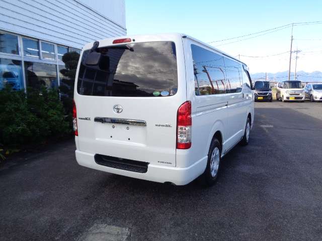 Toyota Regius Ace 3