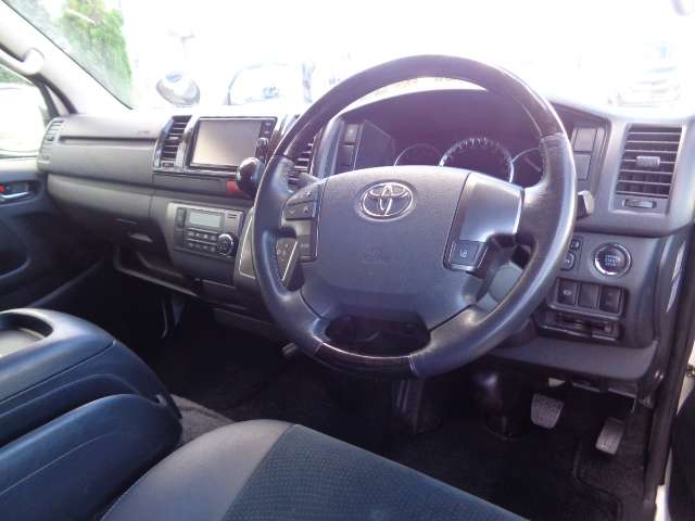 Toyota Regius Ace 5