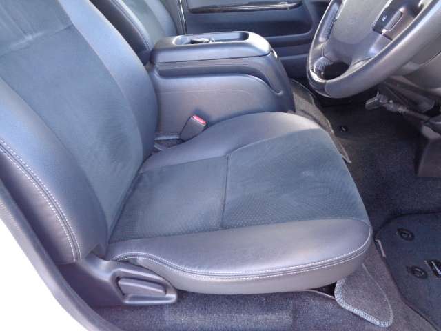 Toyota Regius Ace 6