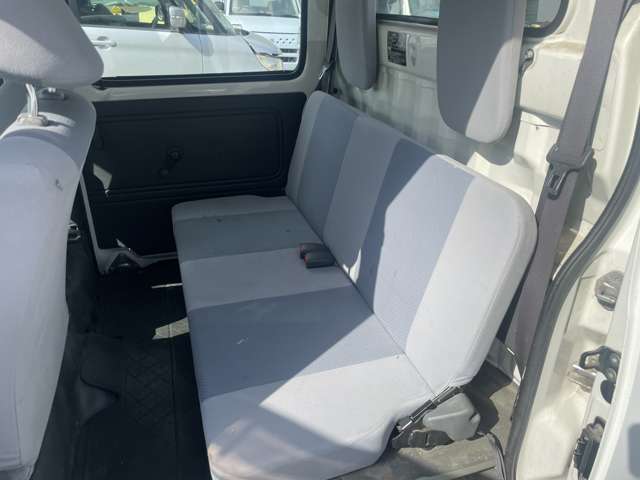 Daihatsu Hijet Deck Van 11