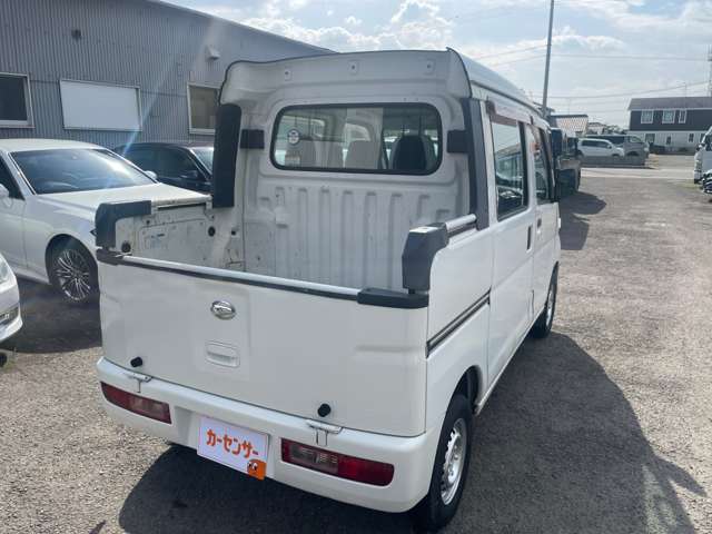 Daihatsu Hijet Deck Van 6