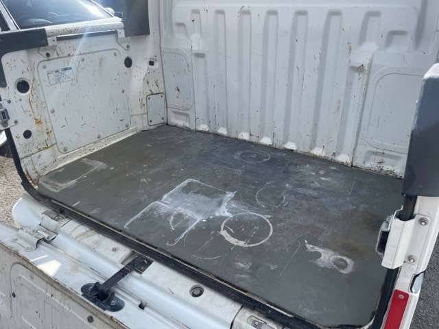 Daihatsu Hijet Deck Van 8