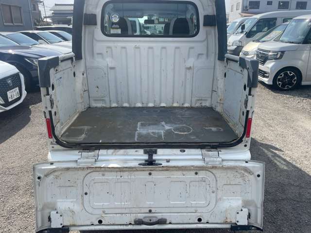 Daihatsu Hijet Deck Van 9