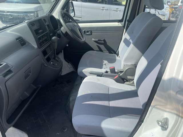 Daihatsu Hijet Deck Van 10