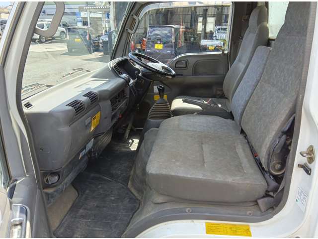 Isuzu Elf 12