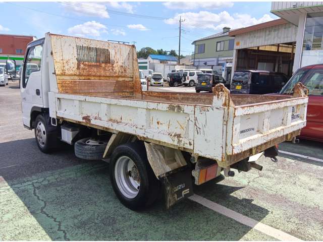 Isuzu Elf 8