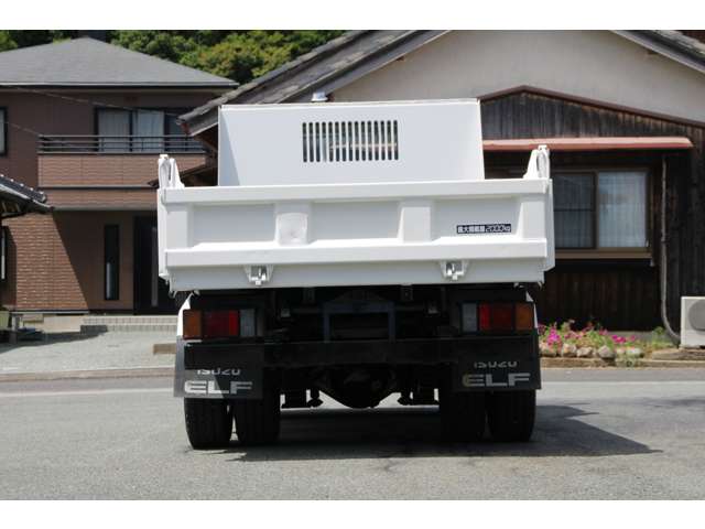 Isuzu Elf 10