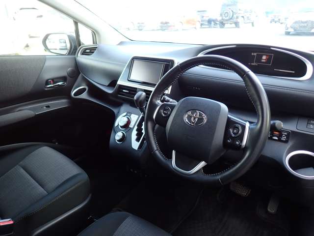 Toyota Sienta 11