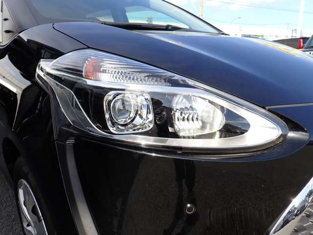 Toyota Sienta 7