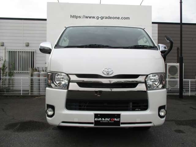 Toyota Hiace Van 2