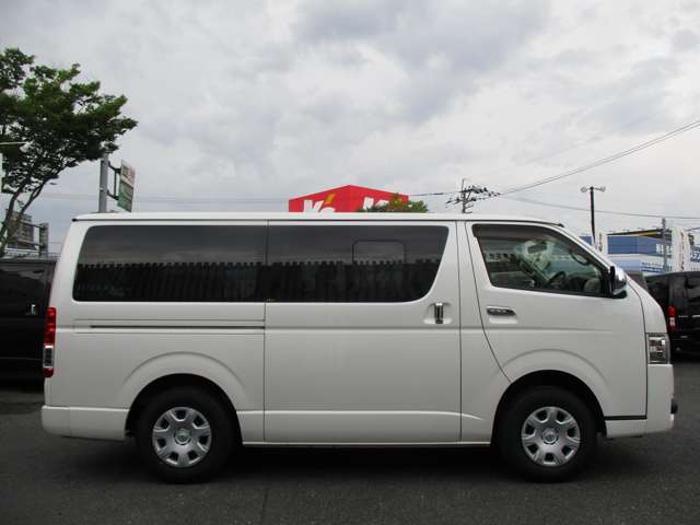 Toyota Hiace Van 5
