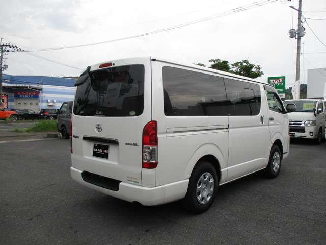 Toyota Hiace Van 6