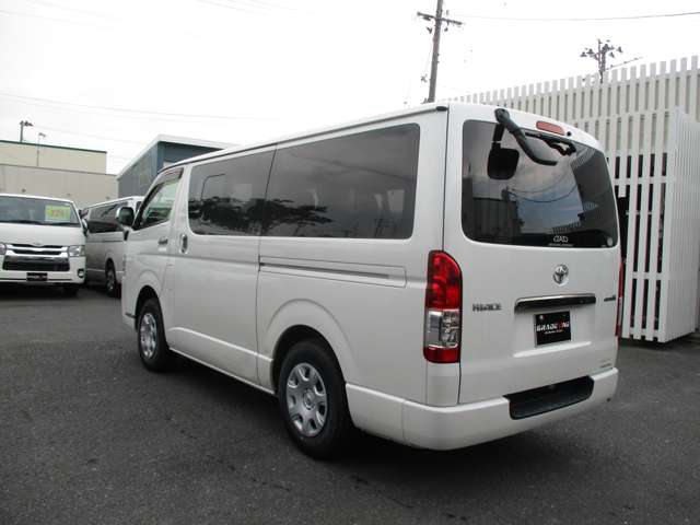 Toyota Hiace Van 8