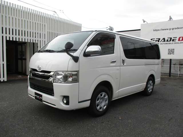 Toyota Hiace Van 10
