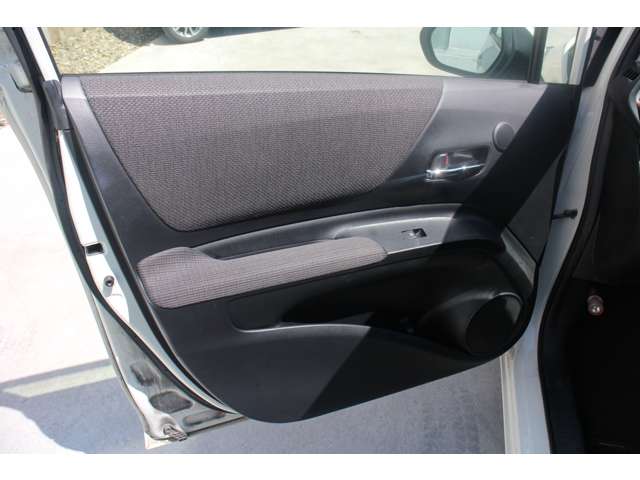 Toyota Sienta 8