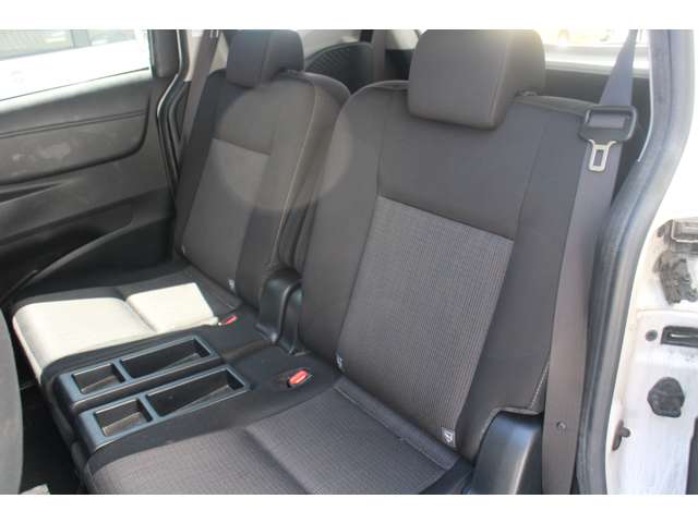 Toyota Sienta 10
