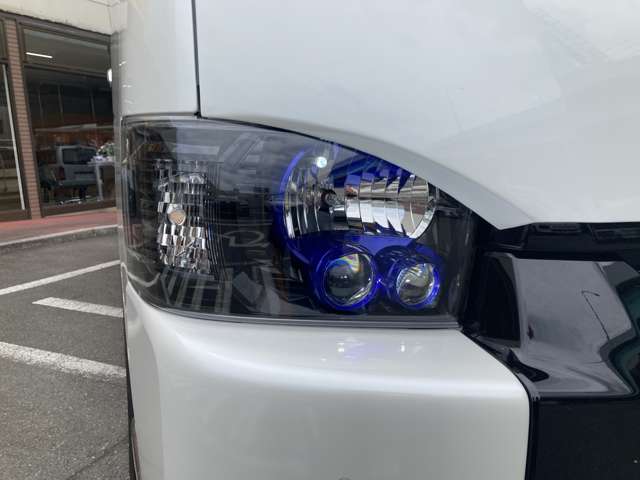 Toyota Hiace 4