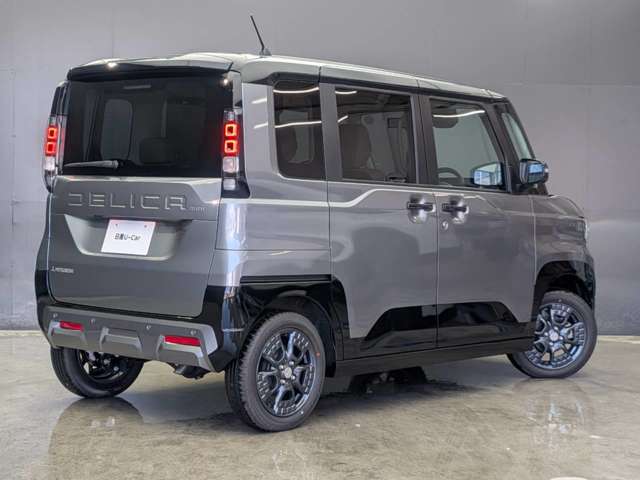 Mitsubishi Delica Mini 4