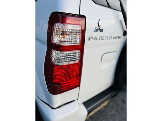Mitsubishi Pajero Mini 12