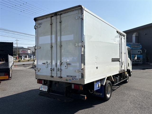 Isuzu Elf 6