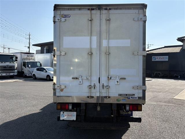 Isuzu Elf 7
