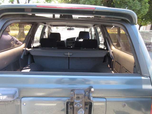 Toyota Hilux Surf 11