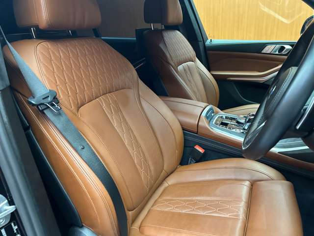 BMW X7 6