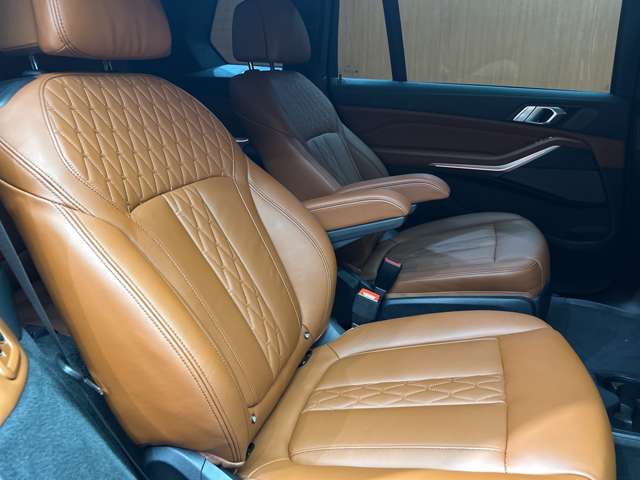 BMW X7 8