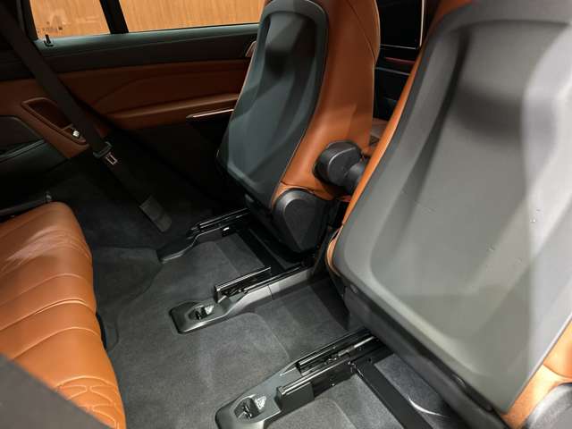 BMW X7 9