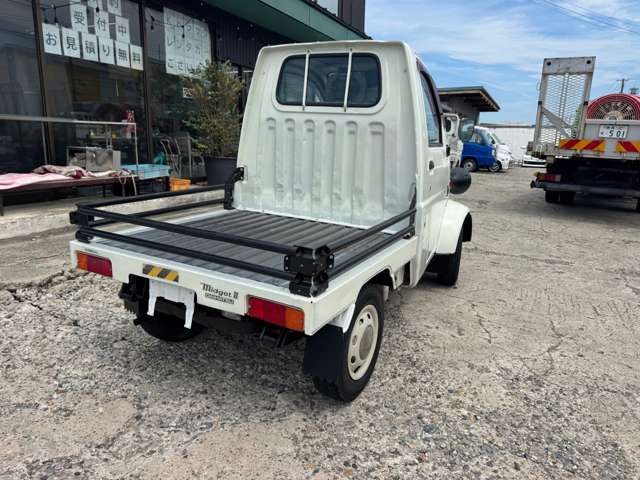 Daihatsu Midget II 4