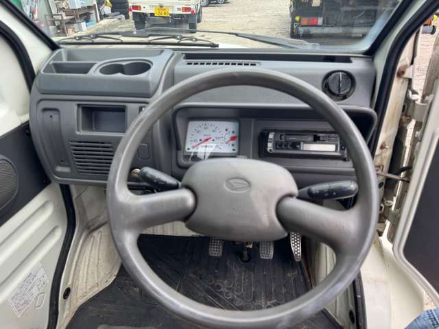 Daihatsu Midget II 6