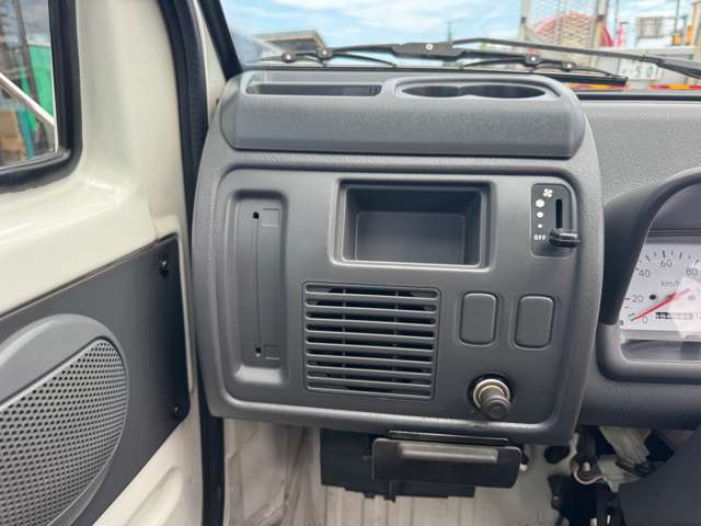 Daihatsu Midget II 8
