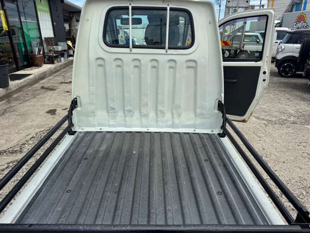 Daihatsu Midget II 9