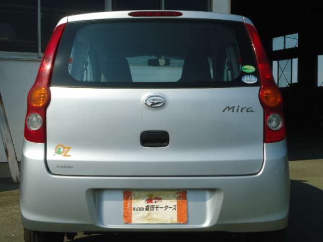 Daihatsu Mira 4