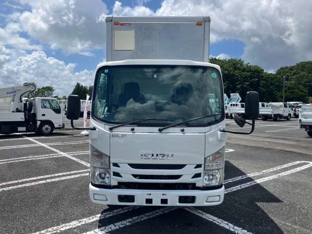 Isuzu Elf 2