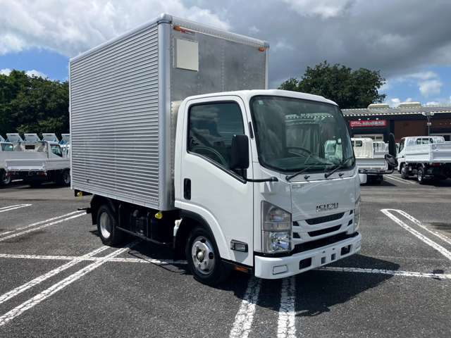 Isuzu Elf 3